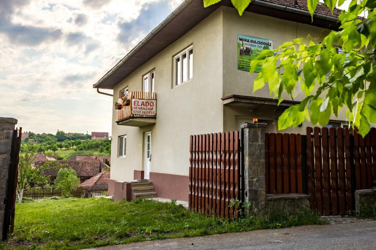 Farkaslaki Kulcsoshaz Lupeni (Harghita) エクステリア 写真